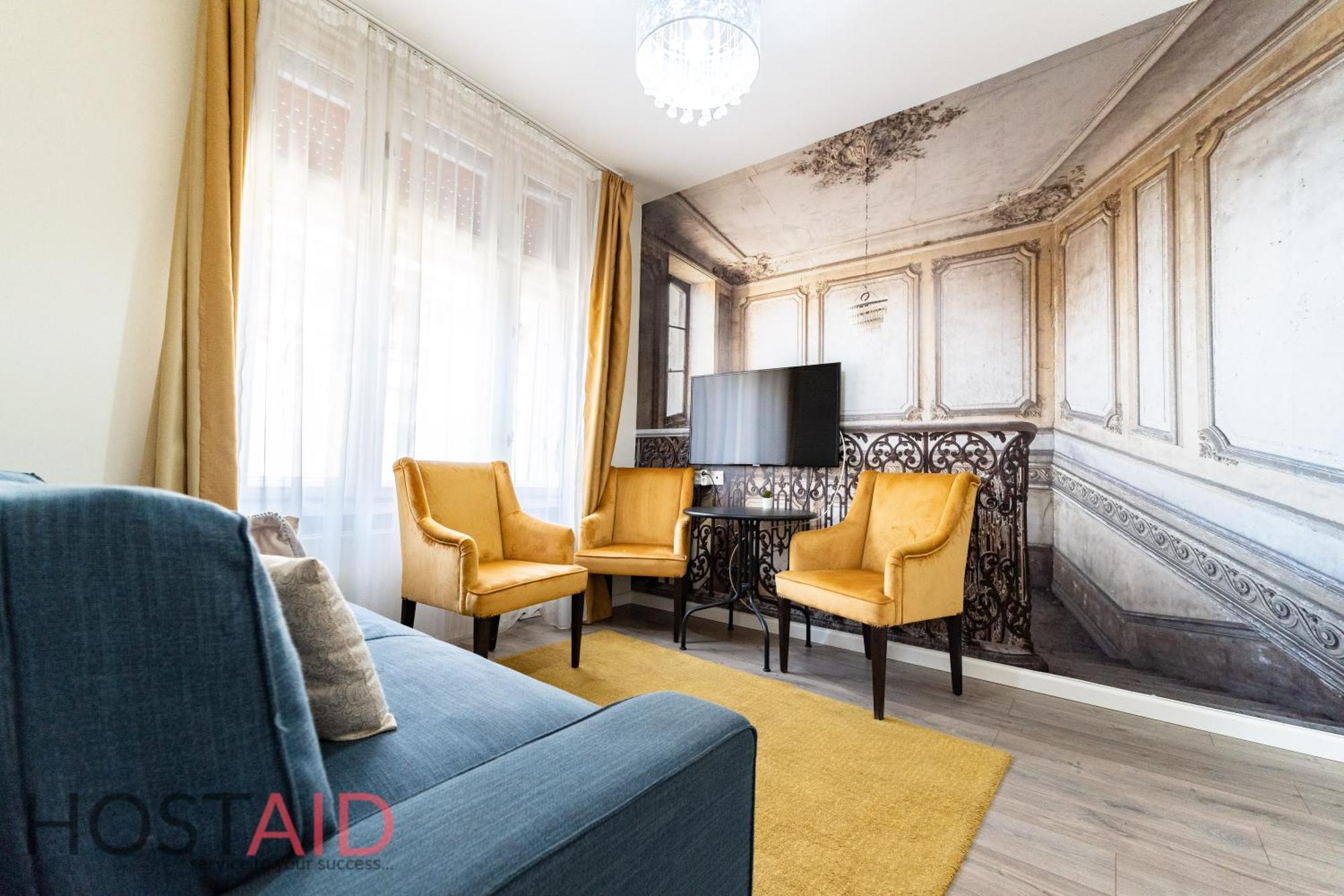 Dh30 - - Hostaid * Budapesta
