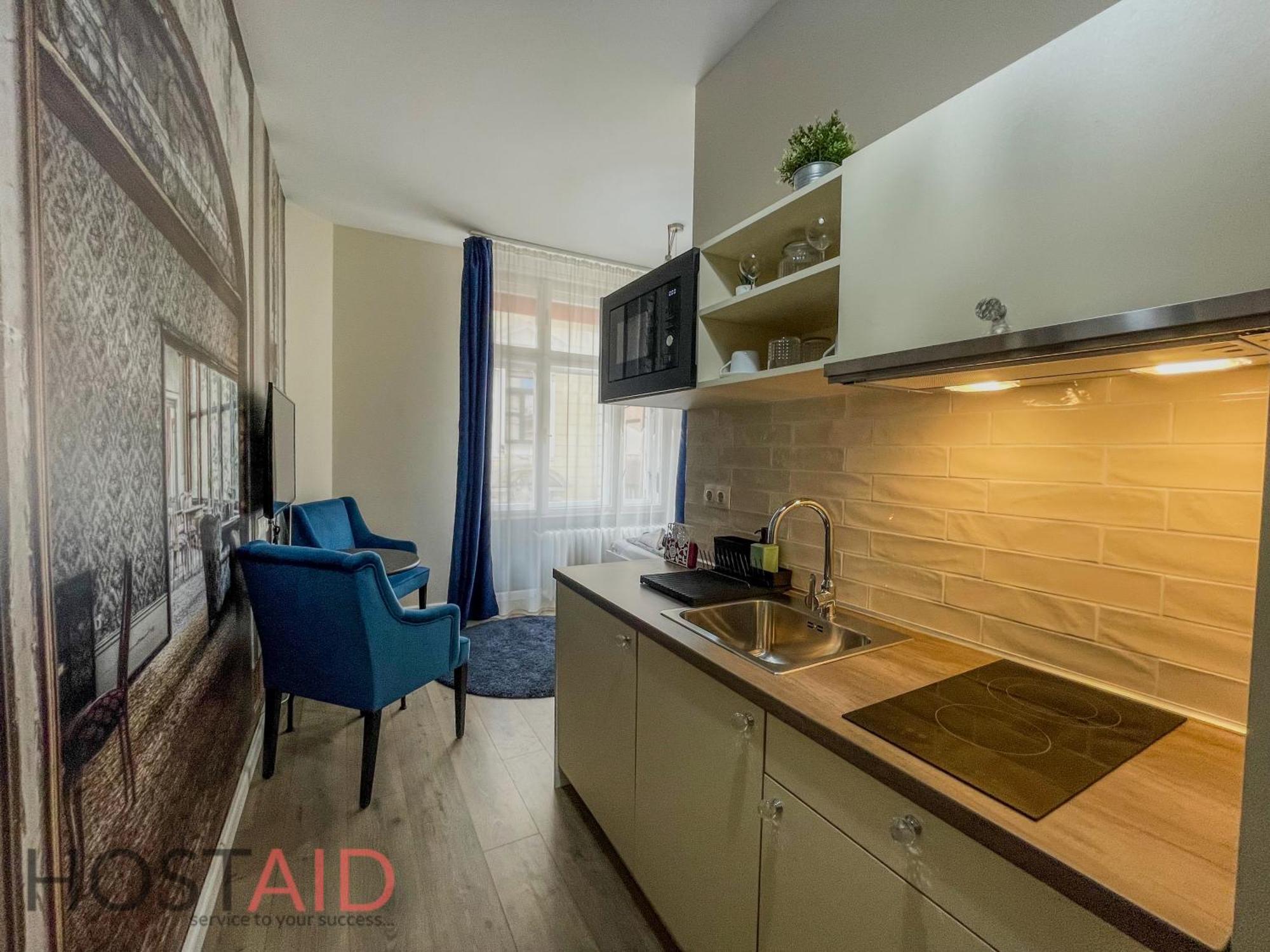 Dh30 - - Hostaid * Budapesta