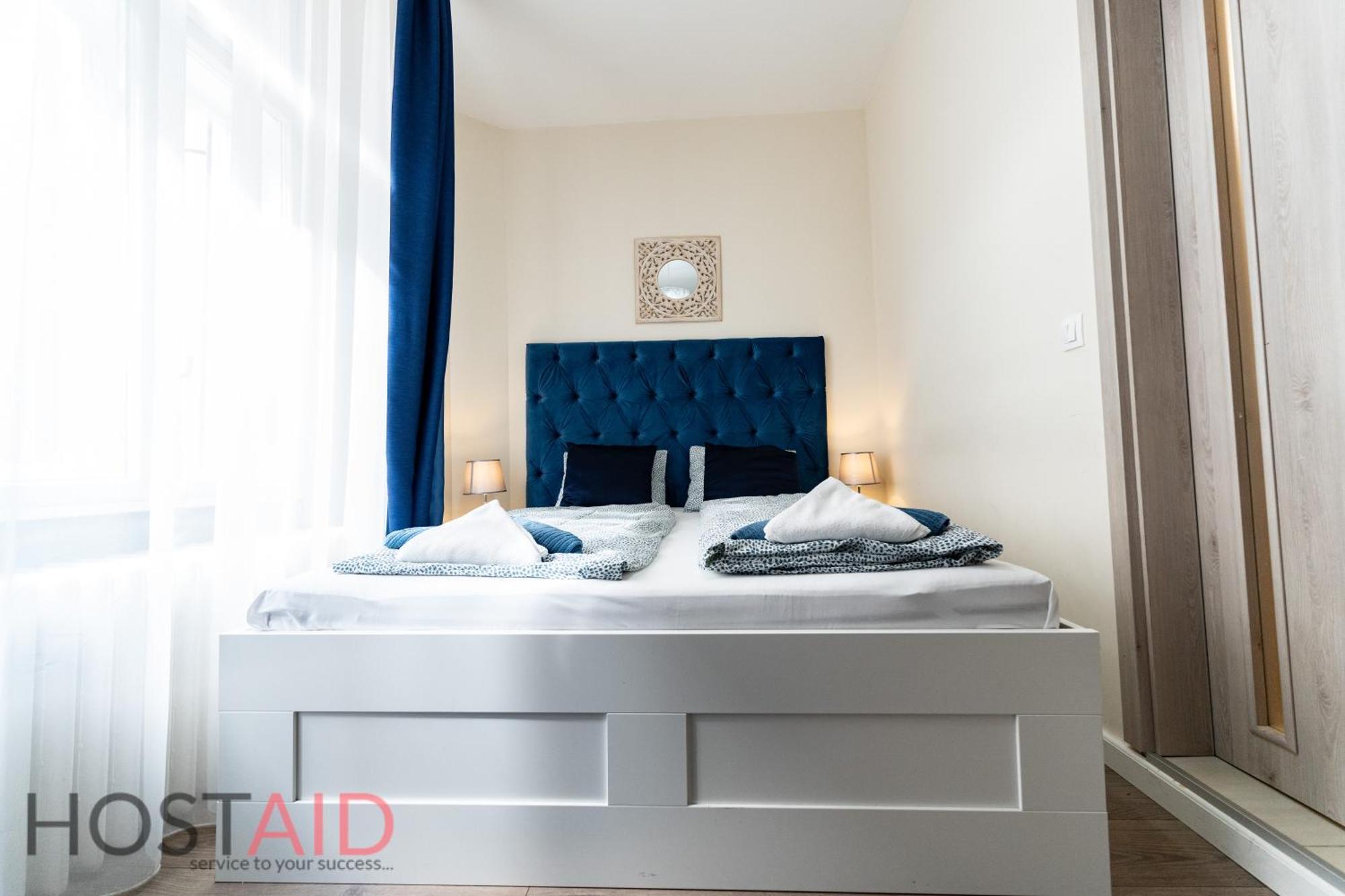 Dh30 - - Hostaid * Budapesta